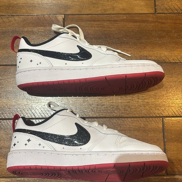 White and Black Sneakers with Red Accents - Picture 4 of 4